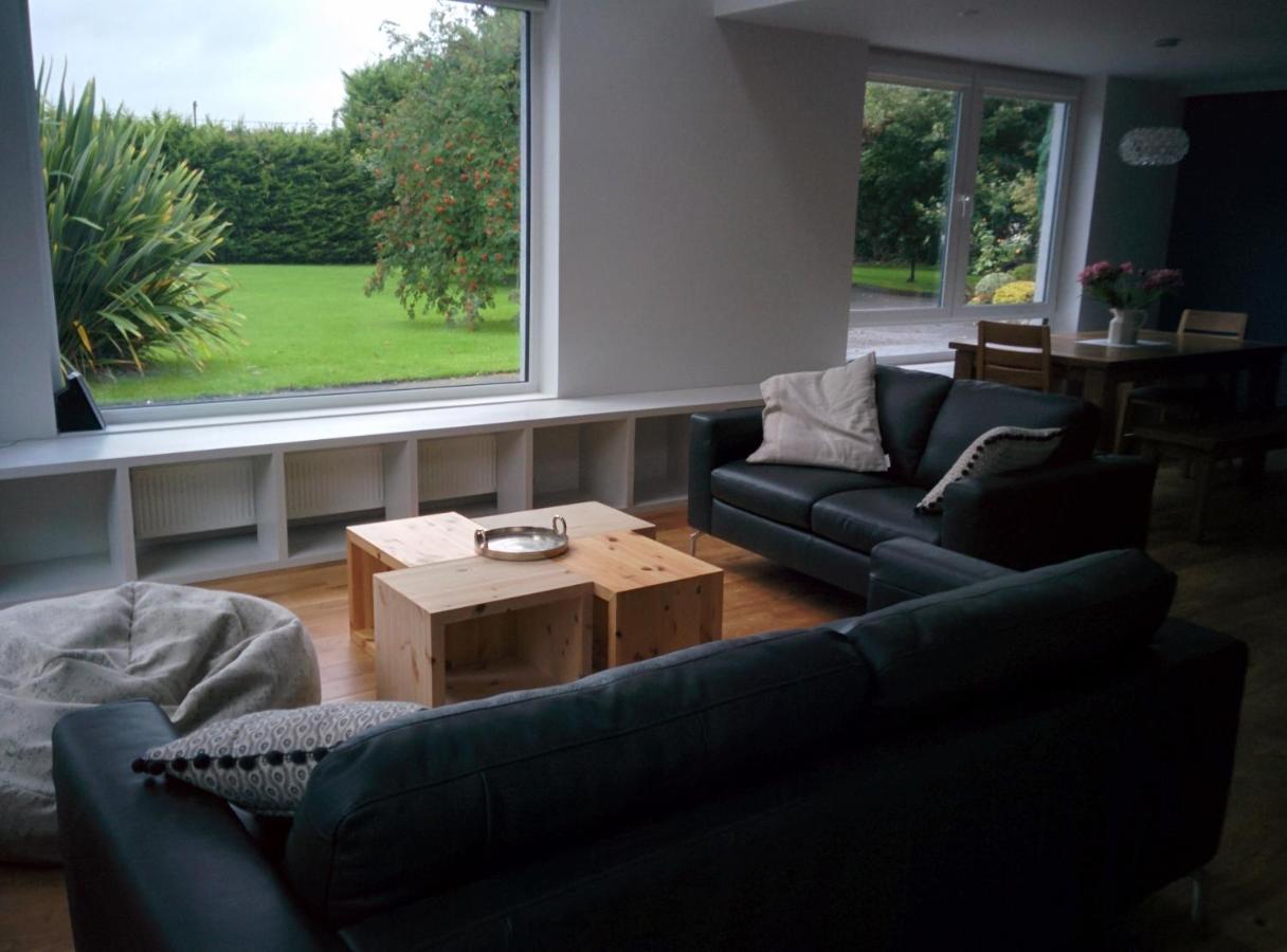 Spacious Contemporary Chalet Type Apartment. Galway Exterior photo